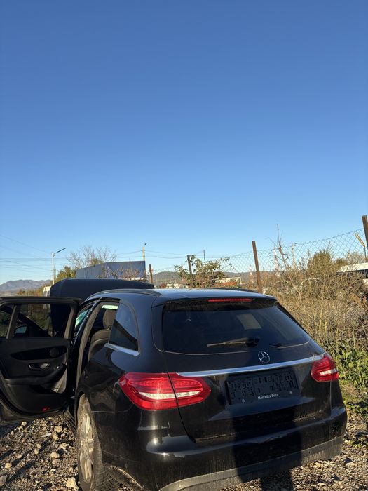 Mercedes c200 w205  avariat in partea fata. NU SE VINDE PE PIESE