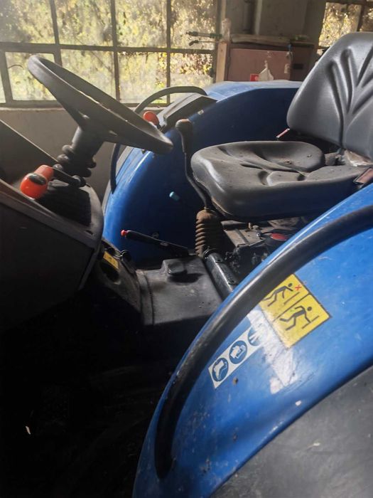 Трактор New Holland T580B