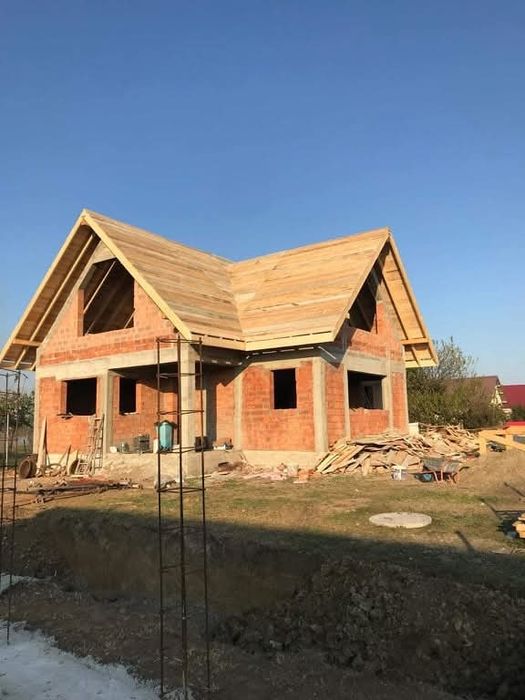 Executăm tot felul de construcții case  de la zero și la roșu consolid