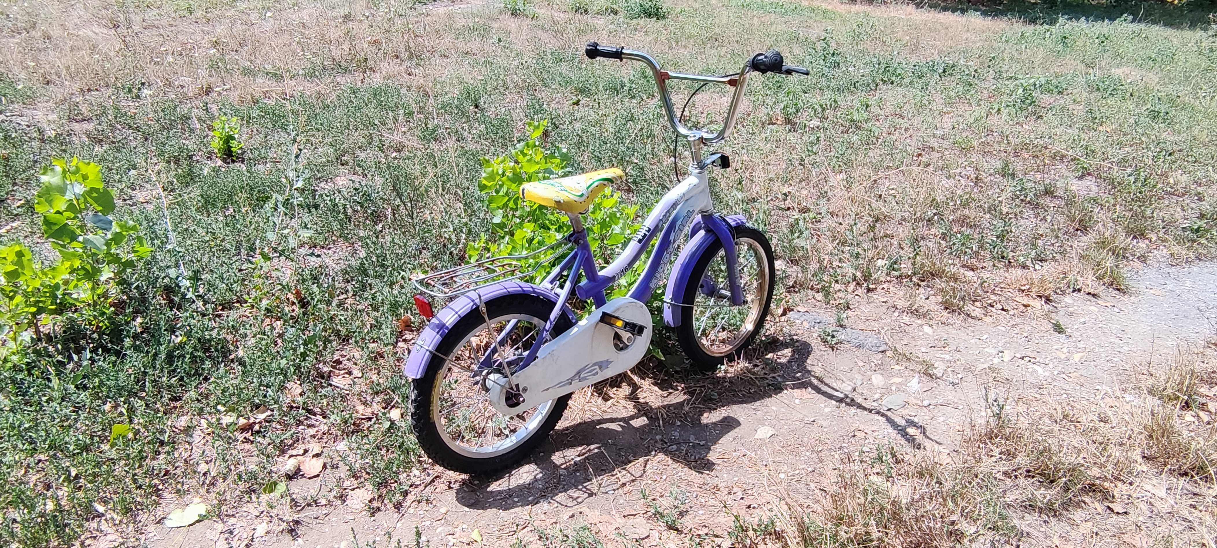 Bicicleta pt copii de 16 inchDHS Kiddy Girl 16" Varsta 4-7 ani