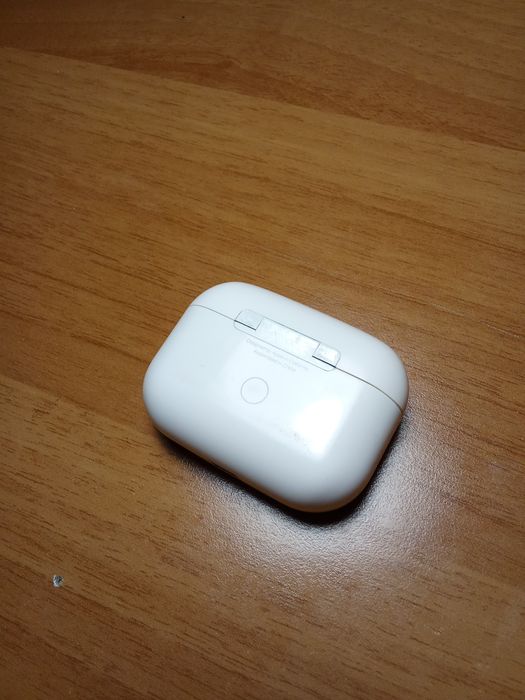 Айрподс про чуть потёртые