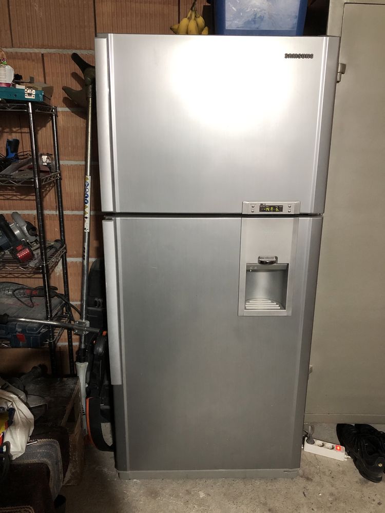 Хладилник с фризер Samsung RT58WASM