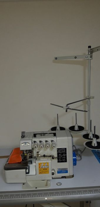 Tikuv mashinasi sotiladi