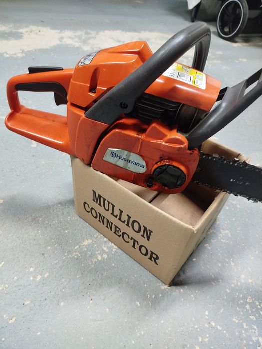 Vând drujba Husqvarna 240