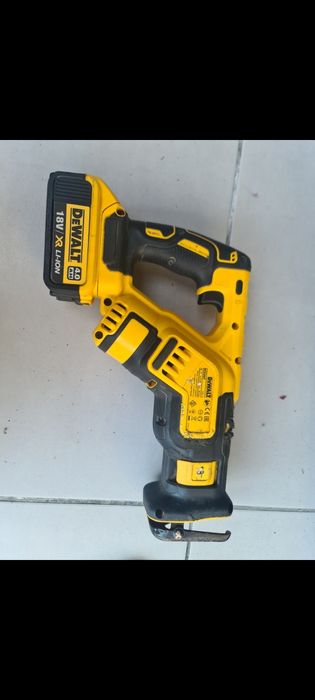 Fierastrau dewalt