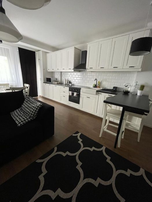 Apartament 3 camere de vânzare
