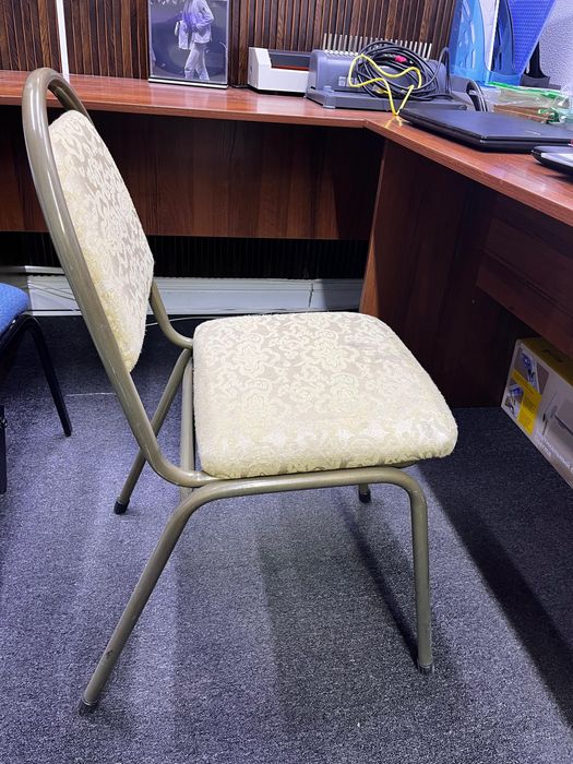 Продам стулья. Есть 19 стульев