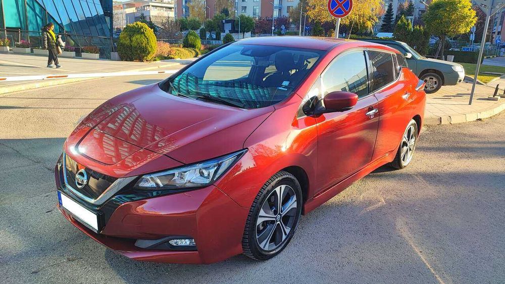 Продавам перфектен Nissan Leaf N-Connectа 40kWh