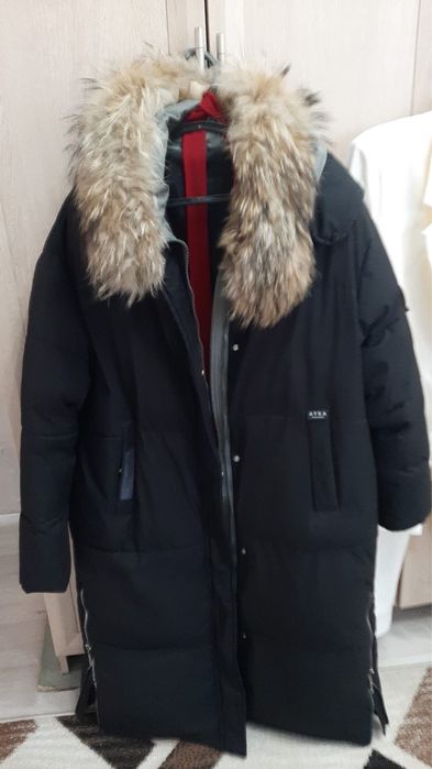 Продам Зимнию куртка пуховик женский