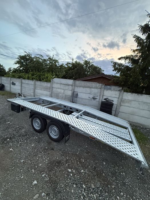 Inchiriez platforma auto
