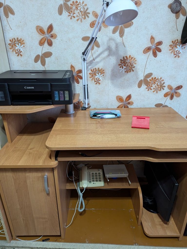 Компьютерный стол