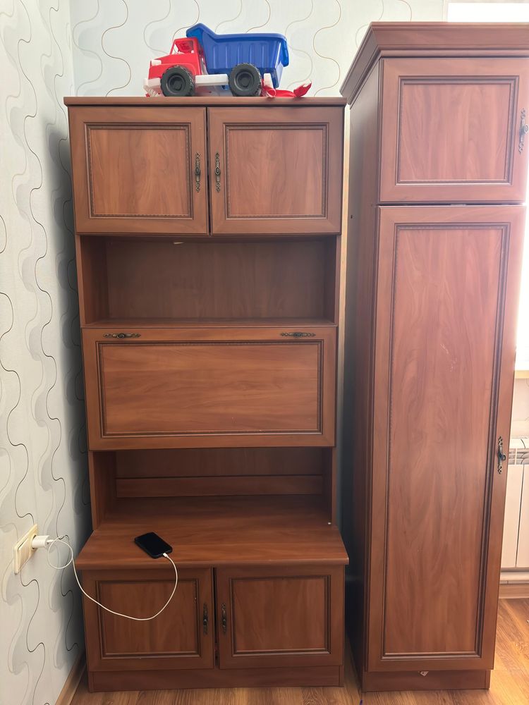 Продается мебел стенка б/у
