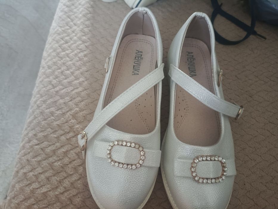 Продам туфельки на девочку