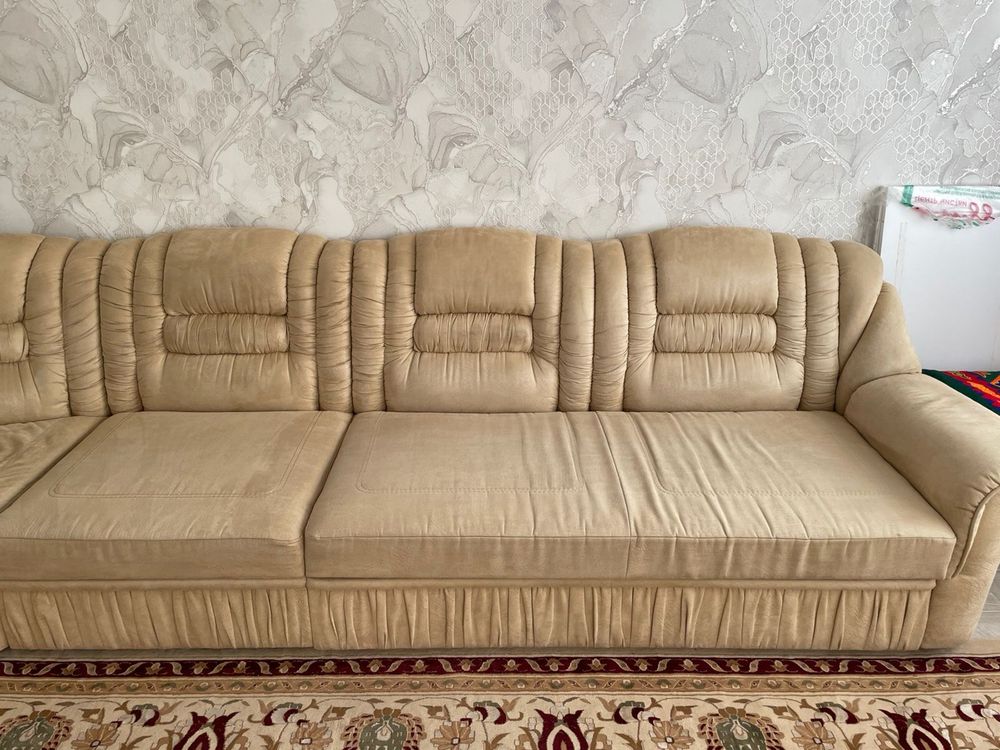 Продам диван в хорошем состоянии ,отличного качества
