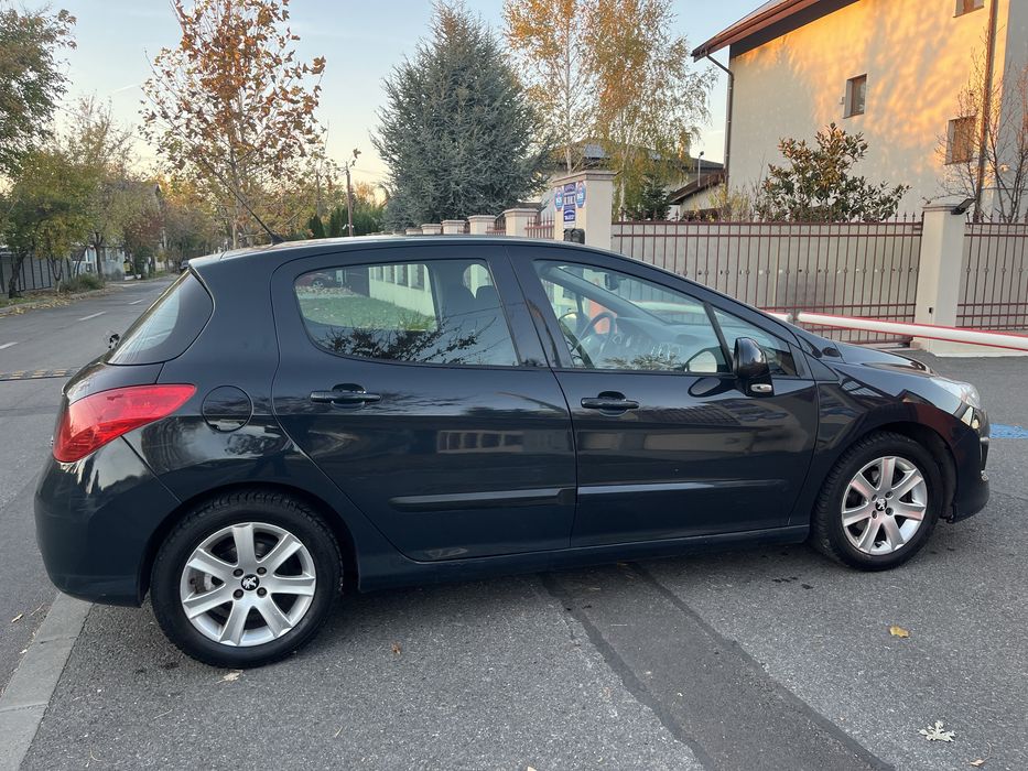 • Peugeot 308 • Facelift •