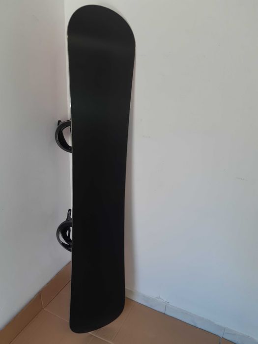 Placa snowboard 146 cm noua cu legaturi Burton noi - boots