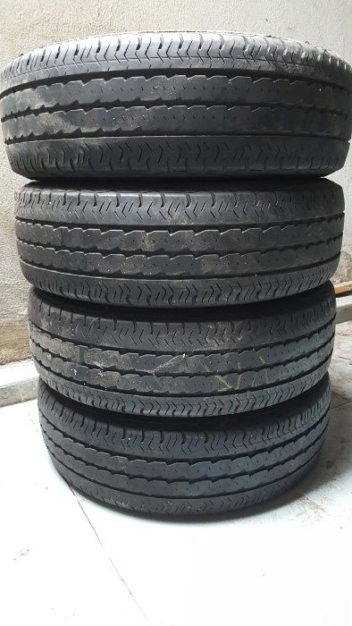 Гуми 205 75 16 ц 4 броя пирели