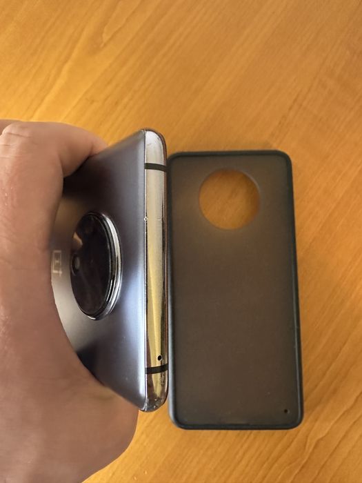 Telefon One Plus 7T pentru piese sau recarosare