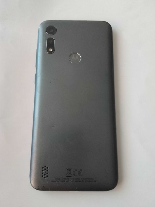 Моторола E6s - 32 GB/12 mp) в отлично състояние (+кабел +кейс)