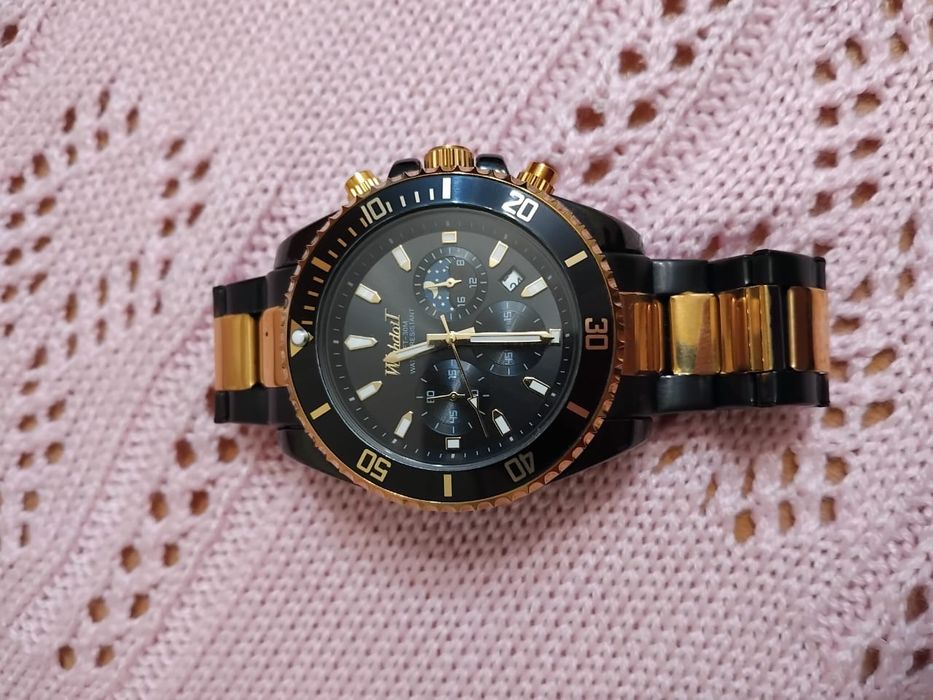 Пррдам часы в отличном состоянии