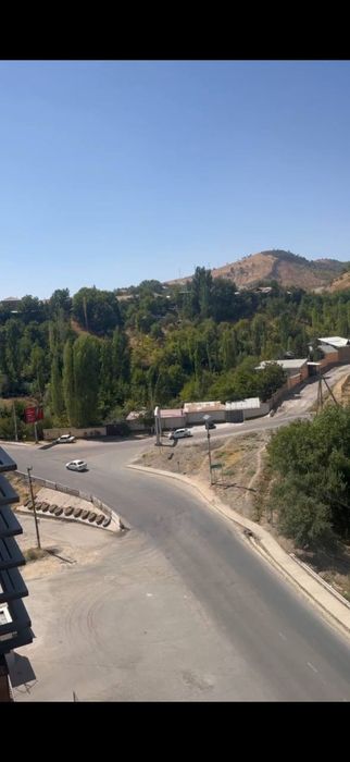 Humsonda srochna do'm sotiladi