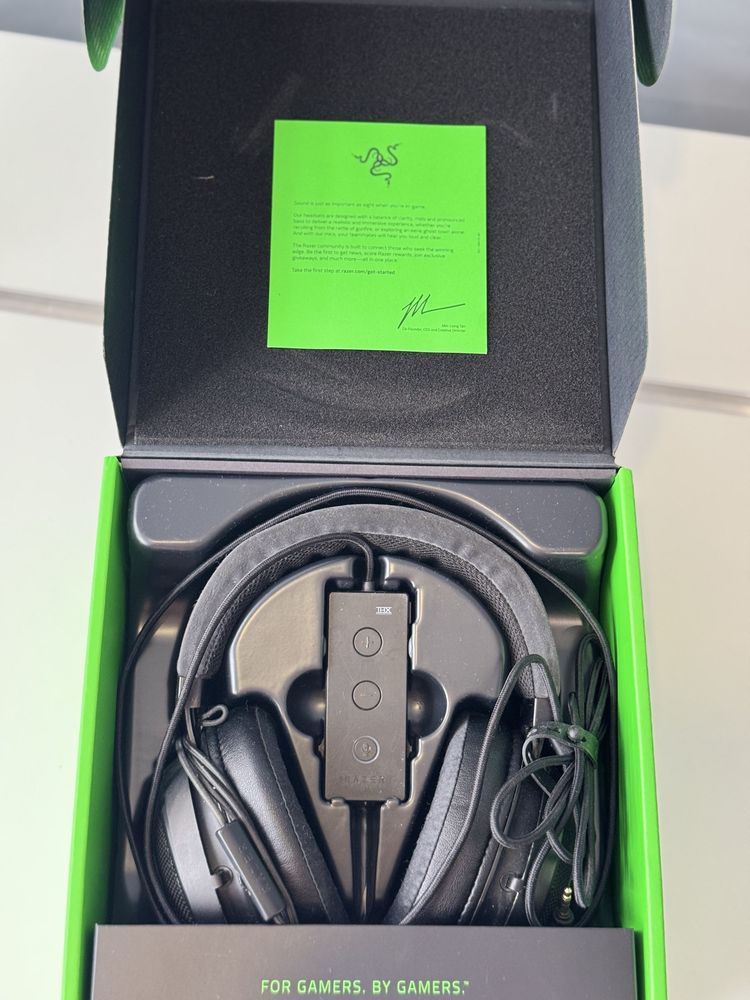 Lenovo Y520 геймърски лаптоп + Razer слушалки и механична клавиатура