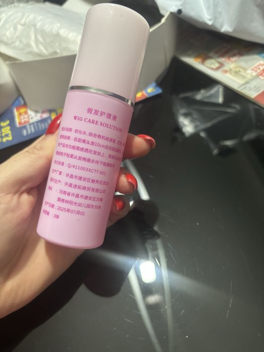 Течност за грижа за перуките