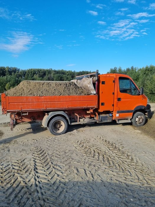 Nisip Piatra Pamant vegetal