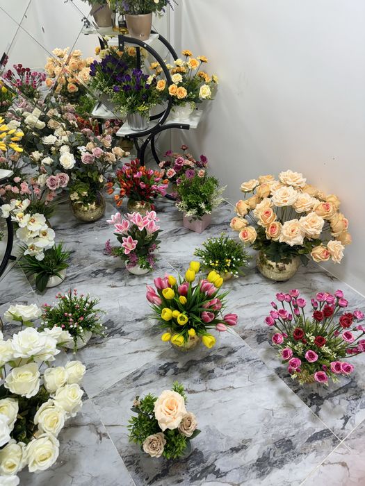 Gular bor turli xildagi suniy gular