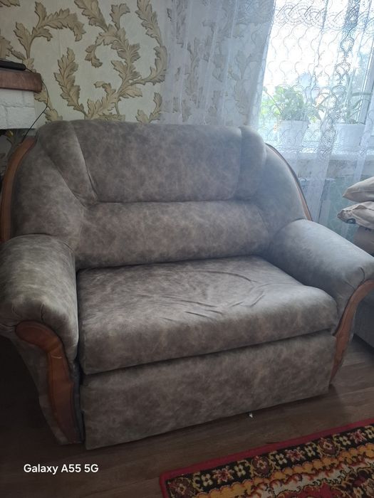 Продам диван в отличном состояние