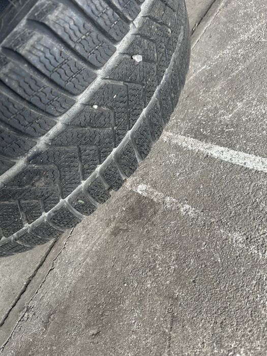 Vand 4 anvelope runflat Pirelli iarna 225 45 r18