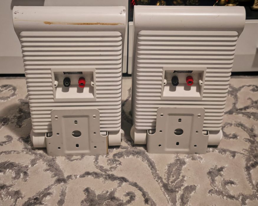 Boxe Yamaha aw592 de exterior