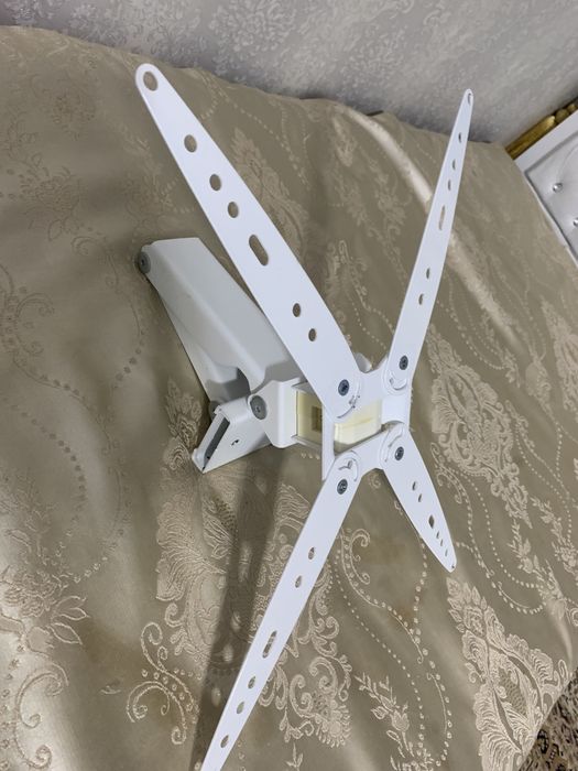 Кронштейн для телевизора я