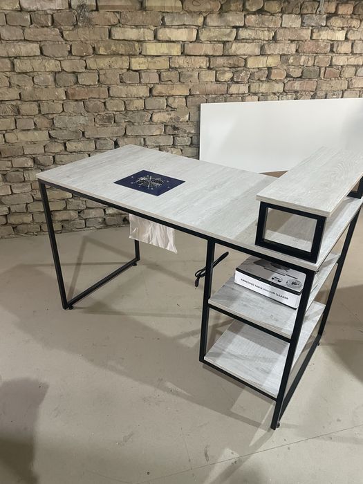 Маникюрный стол лофт с встроенной вытяжкой