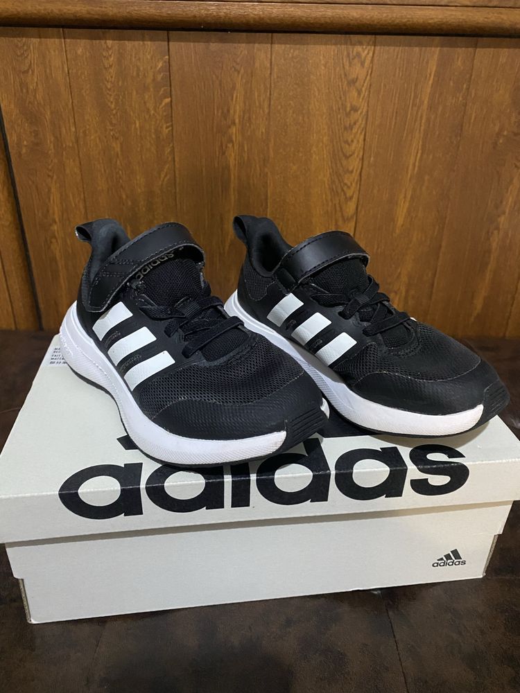 Маратонки Adidas