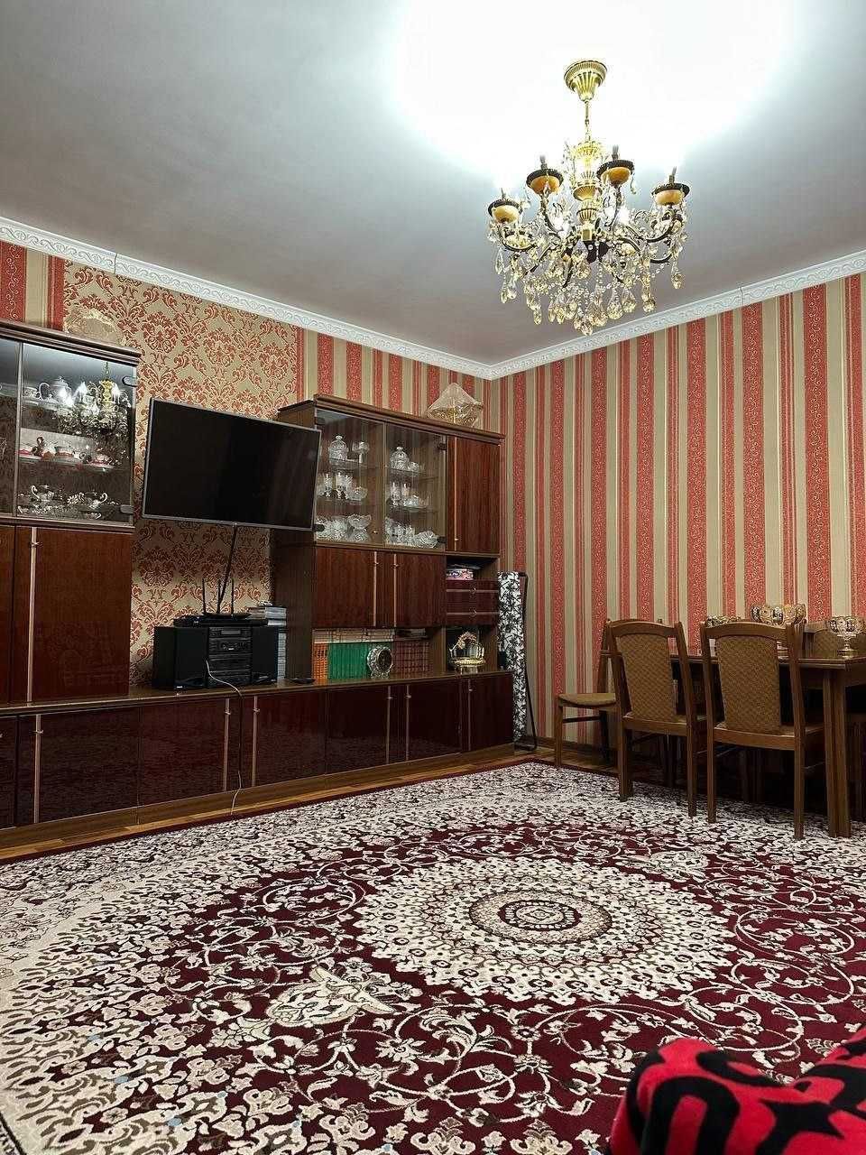 Продается квартира на Юнусабаде 14 квартал 2-3-9 отдельный вход