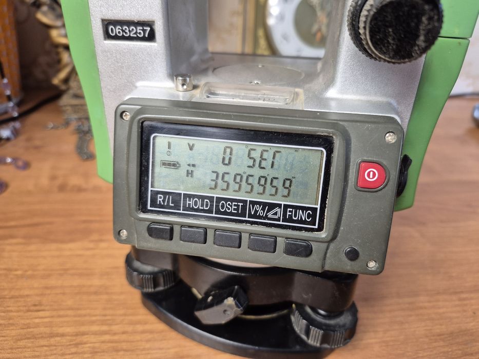 Теодолит Carl Zeiss Theo 020 пр-по ГДР и теодолит электронный Китай.