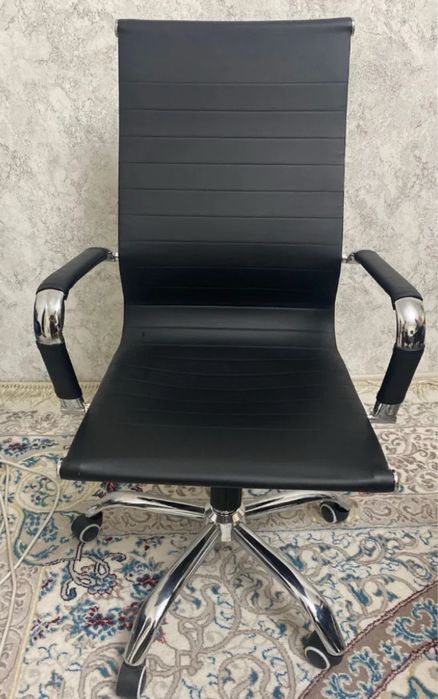 Ishlatilgan ofis kreslosi sotiladi holati alo darajada