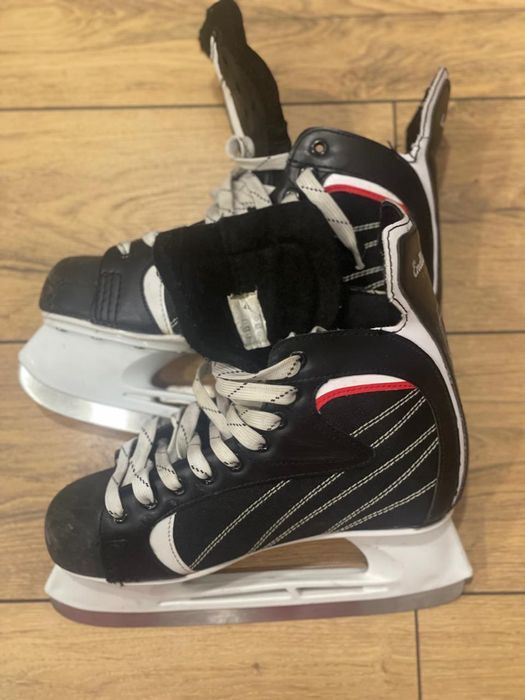 Продам хоккейные коньки