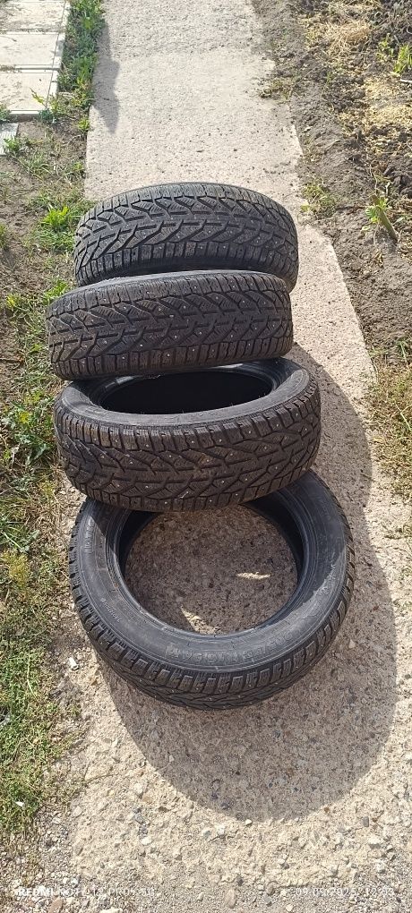 Продам зимнию резину