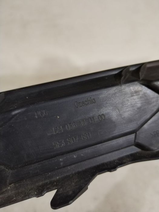 Grila proiector stanga, Skoda Octavia 4, 2020, 2021, 2022, 2023, 2024, cod origine OE 5E3807681.