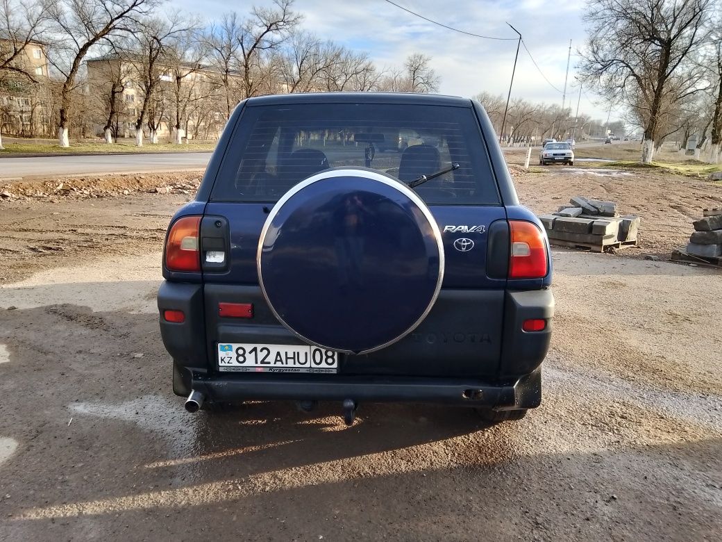 Продаётся Rav4 1995 года.
