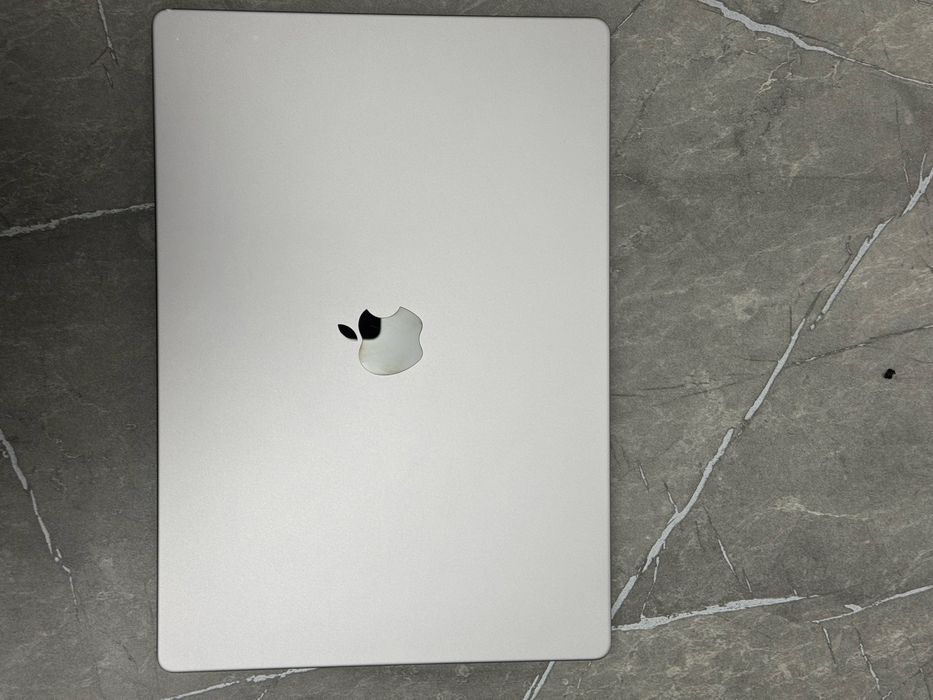 Macbook PRO M1 PRO chip 16dyum 16/1 TB