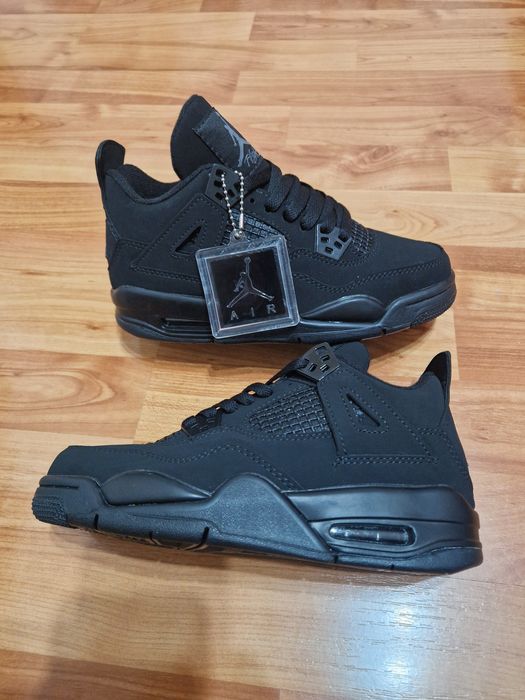 ZÎncălțăminte Jordan patru