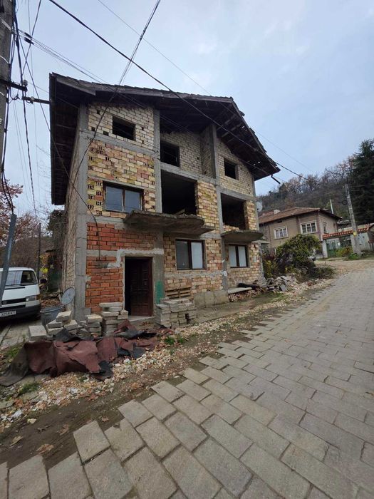 Продава се Къща в с. Брестовица, Област Пловдив - 400 кв.м за 138 €/кв.м - Снимка #1