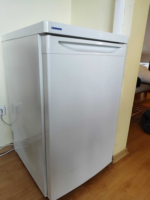 Продава се хладилник Liebherr с фризер, в отлично състояние!