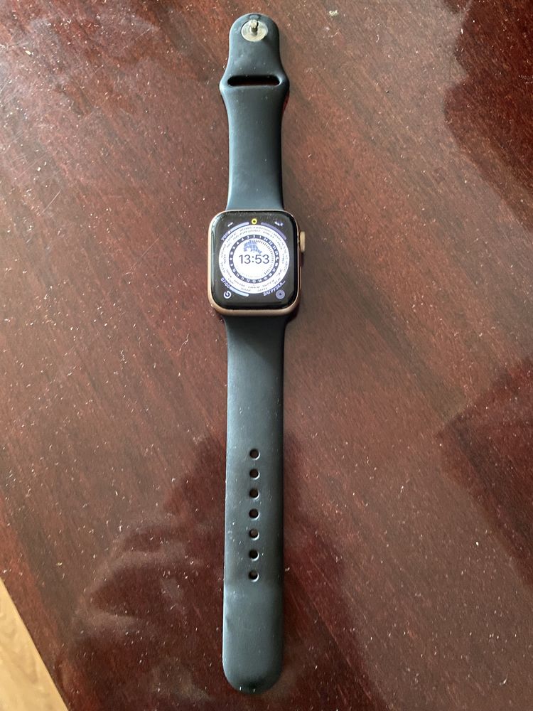 Продам Apple Watch 6