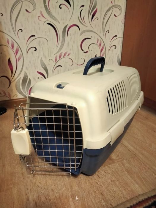 Переноска для мелких новая