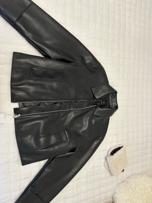 Дамско кожено яке