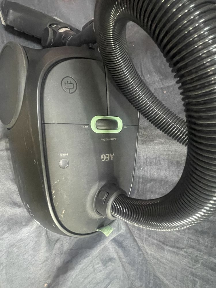 Прахосмукачка AEG AB61C2OKO – 3.5L,
